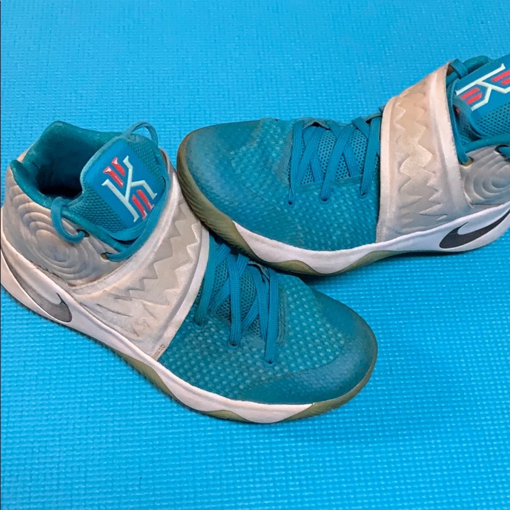 Men’s Nike Kyrie II